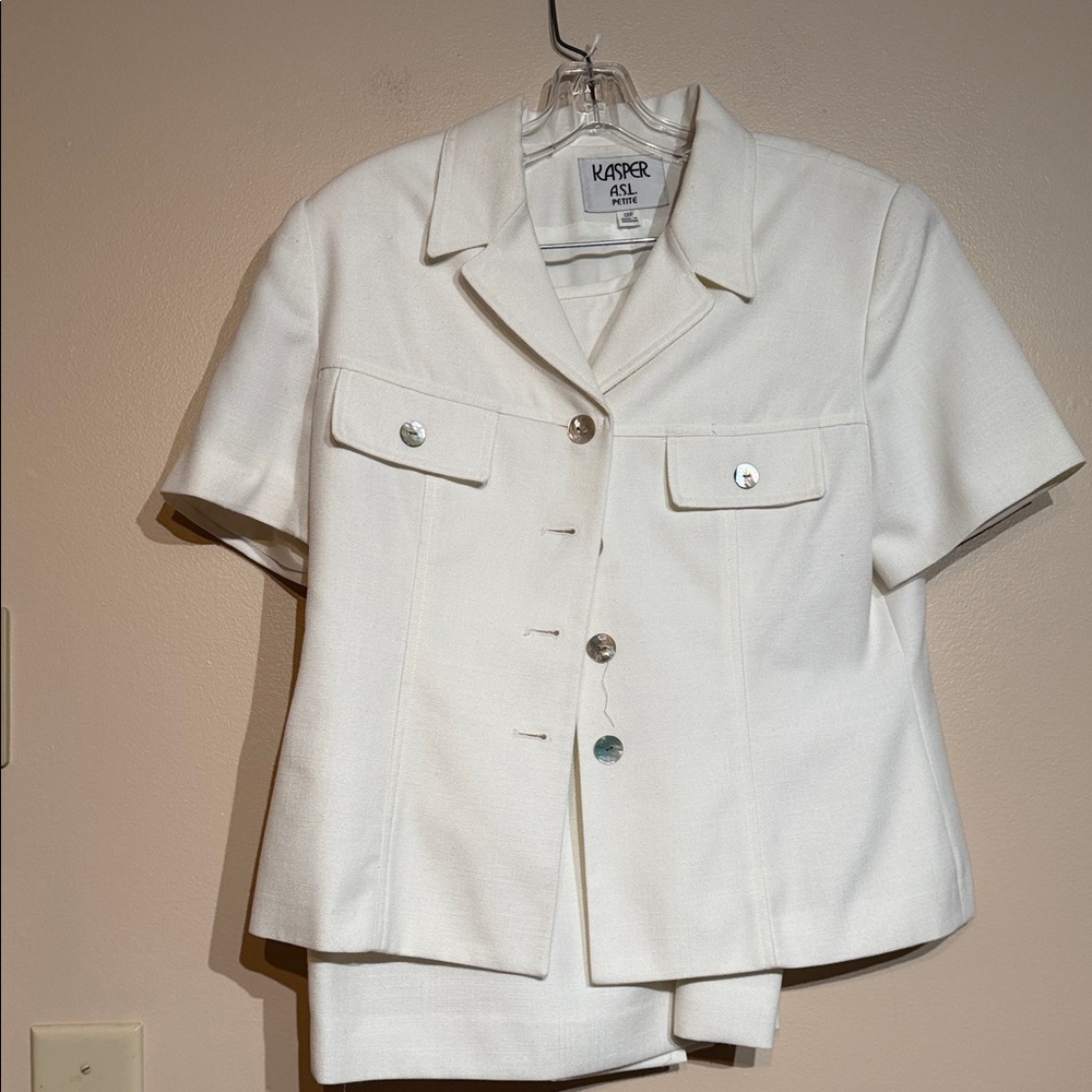 Kasper Women's Cream Short Sleeve Blazer